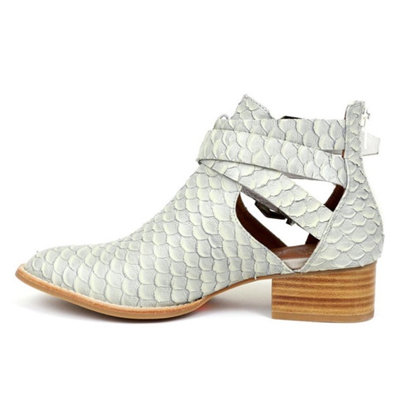 Jeffrey Campbell Everly Booties ✨ - Picture 3 of 8